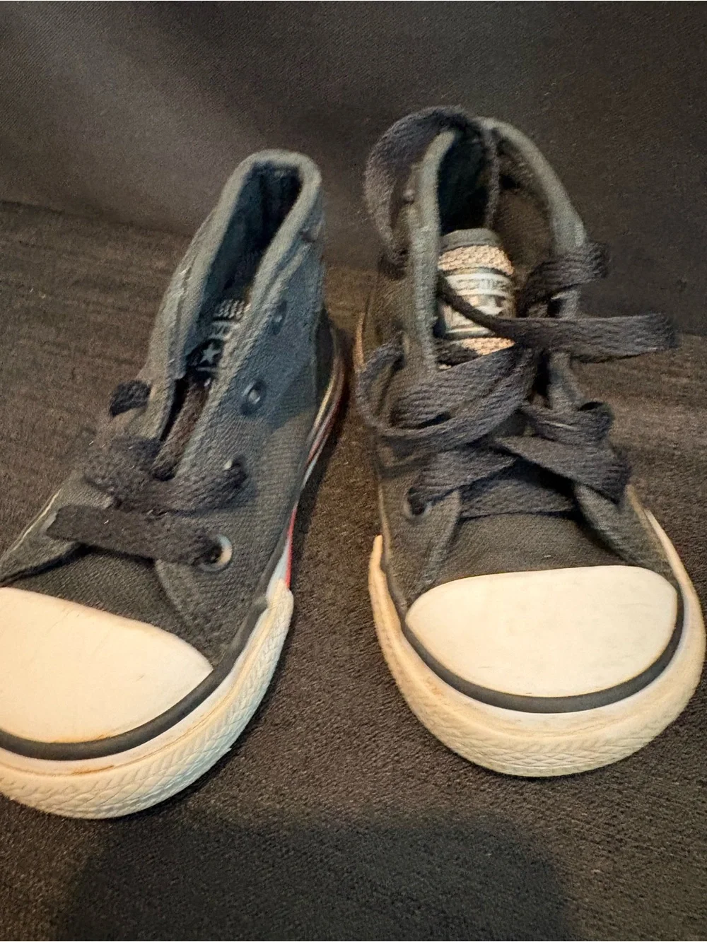 Converse Chuck Taylor All Star Axel Mid Top toddler shoes size 5